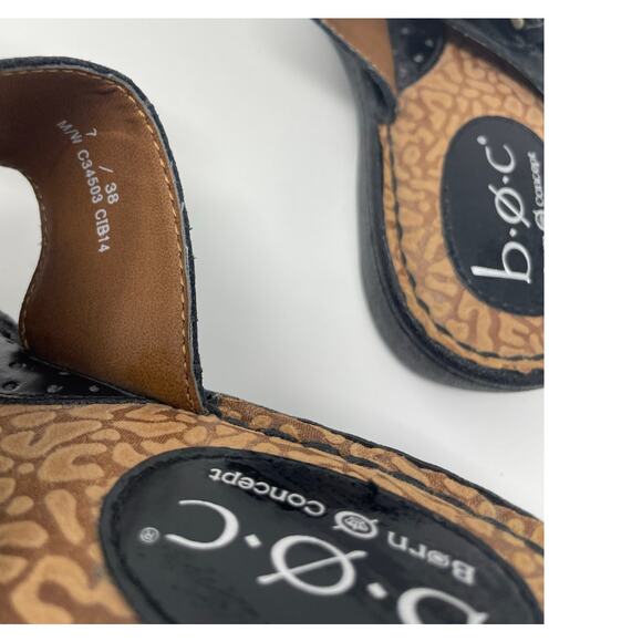 B.O.C. 7 Sandals Wedges Women Shoe Black Flip Flop Comfort Classic Bronze Hook - Picture 8 of 8
